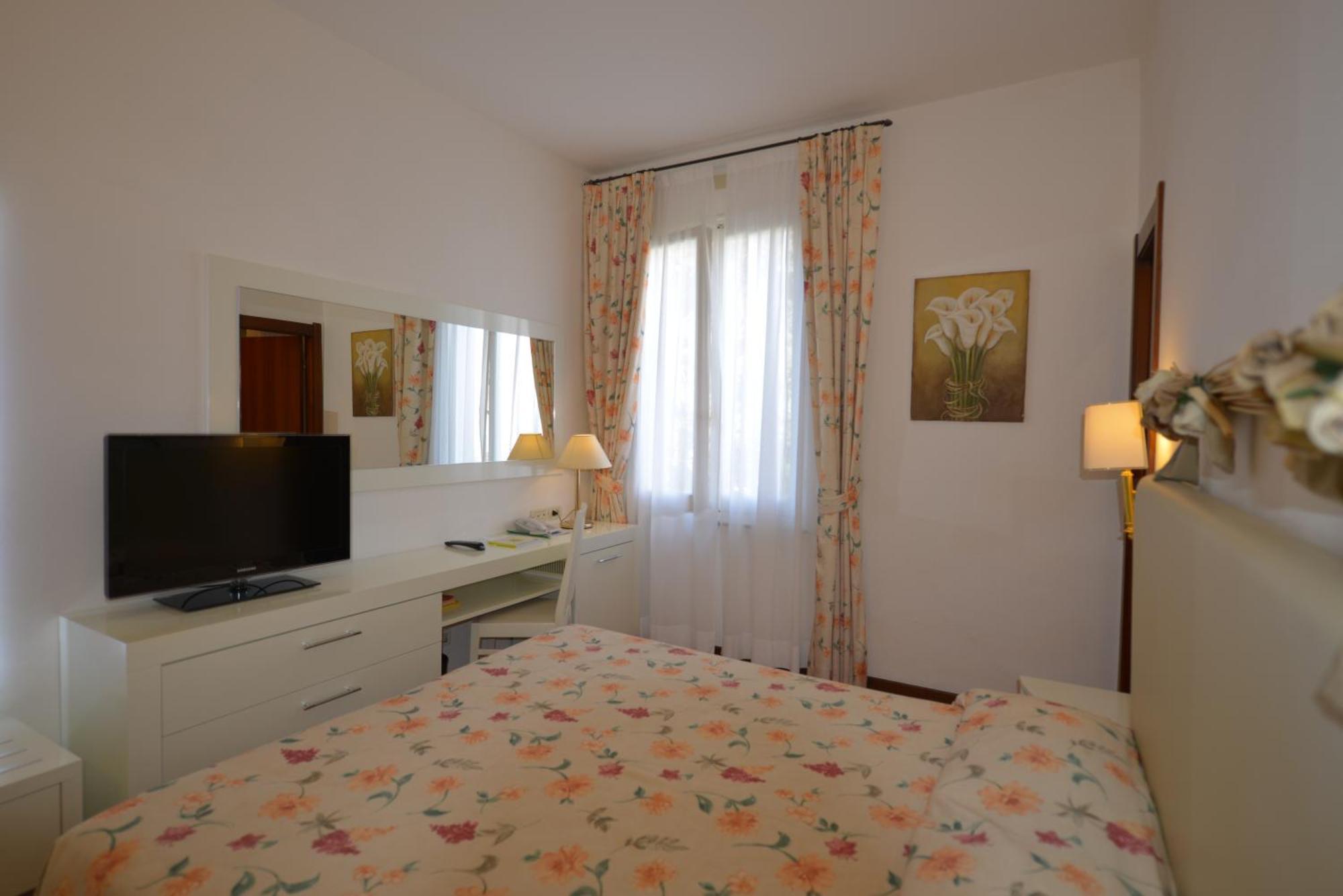 Hotel Clelia Deiva Marina Room photo